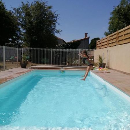 Les Tourterelles Bed & Breakfast Chabournay Екстериор снимка
