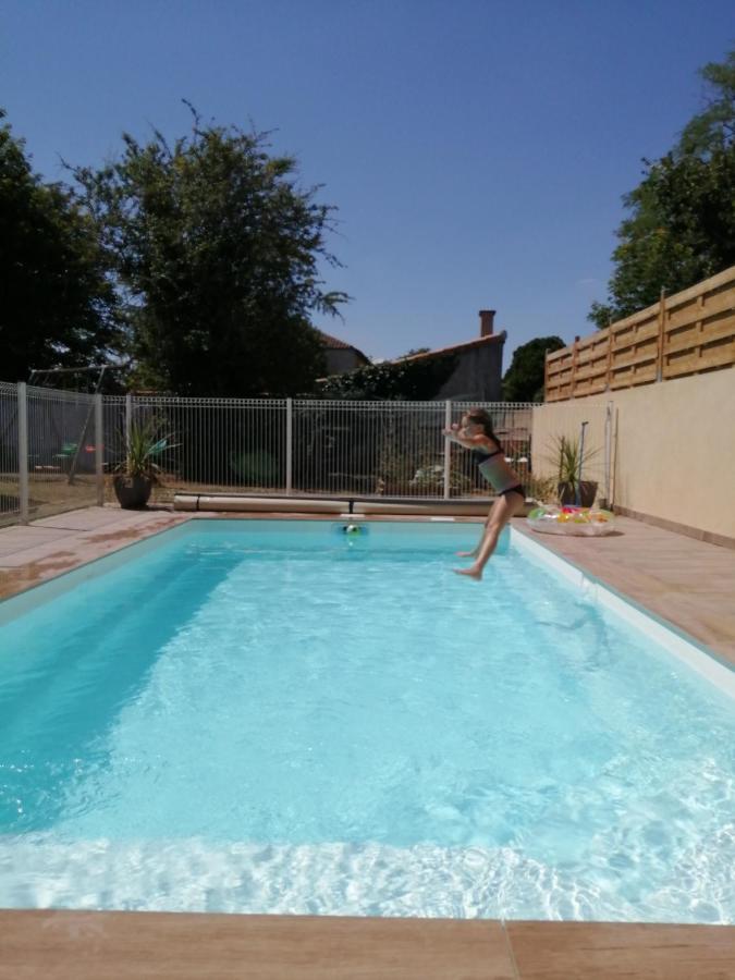 Les Tourterelles Bed & Breakfast Chabournay Екстериор снимка