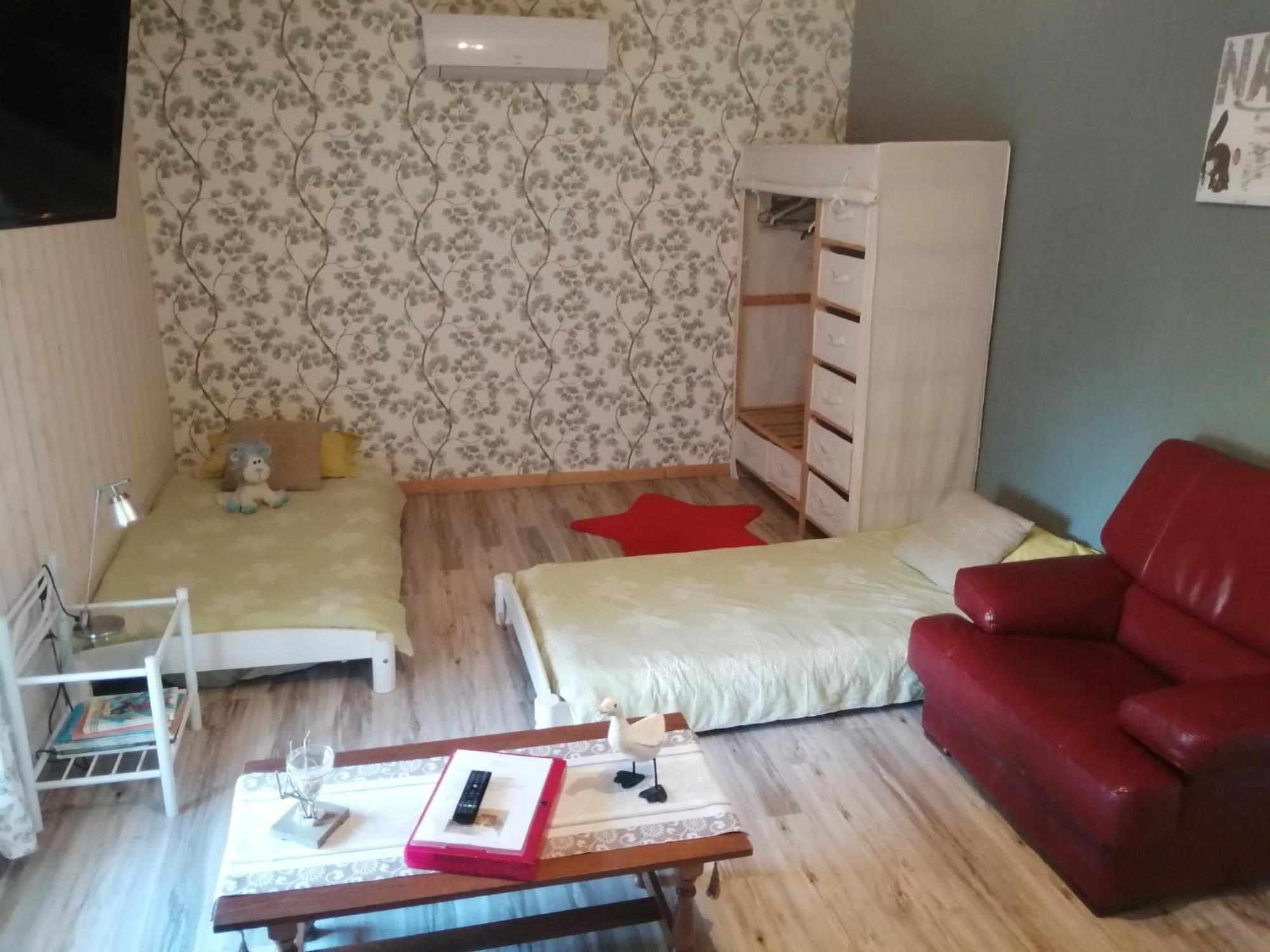 Les Tourterelles Bed & Breakfast Chabournay Екстериор снимка