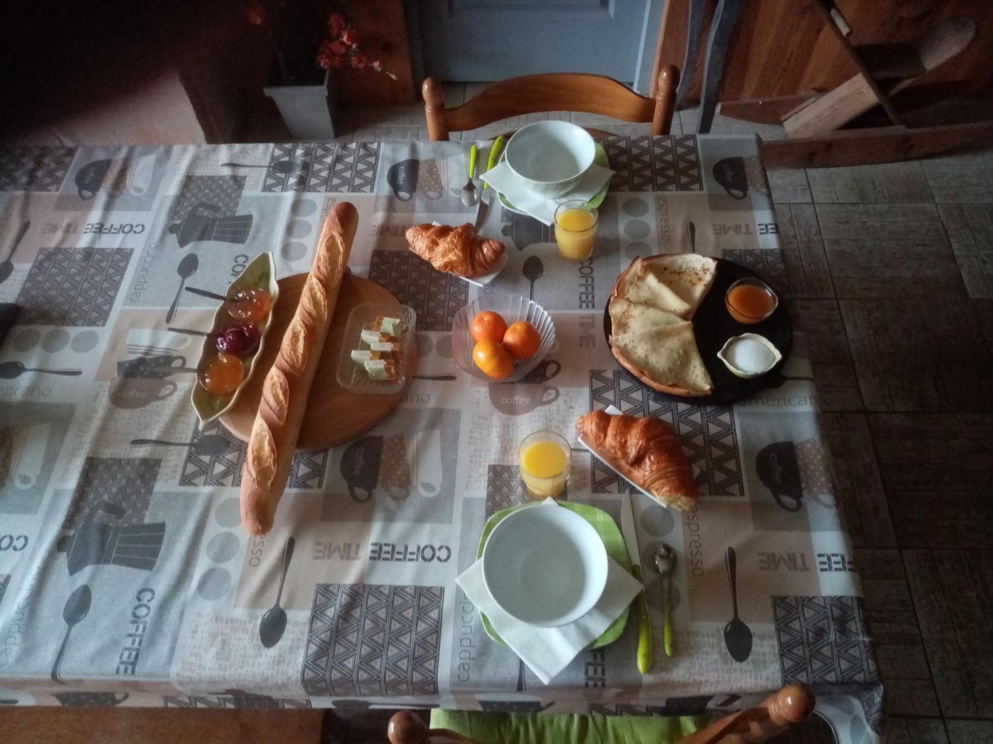 Les Tourterelles Bed & Breakfast Chabournay Екстериор снимка