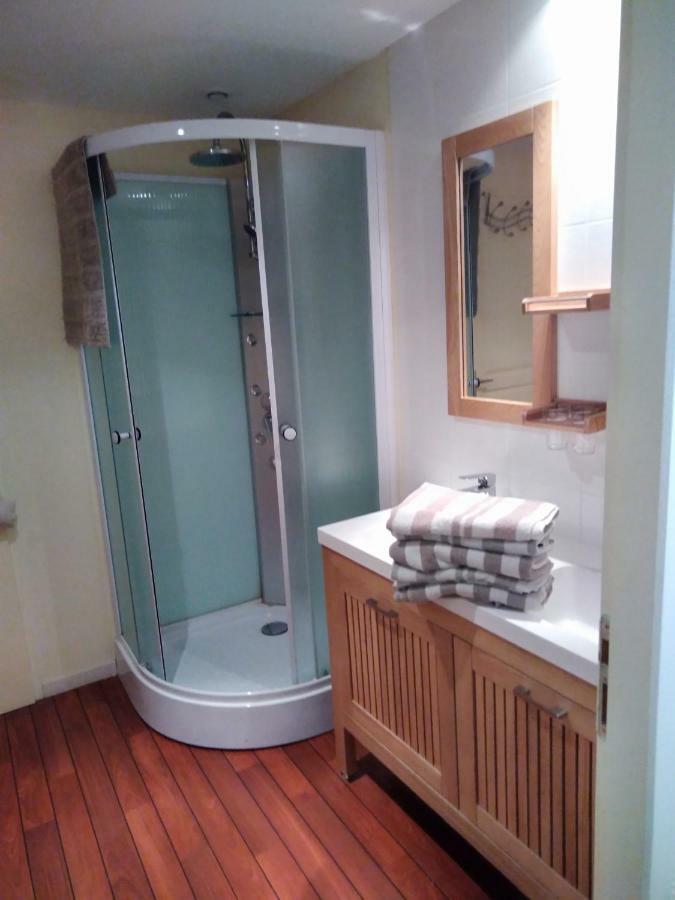 Les Tourterelles Bed & Breakfast Chabournay Екстериор снимка