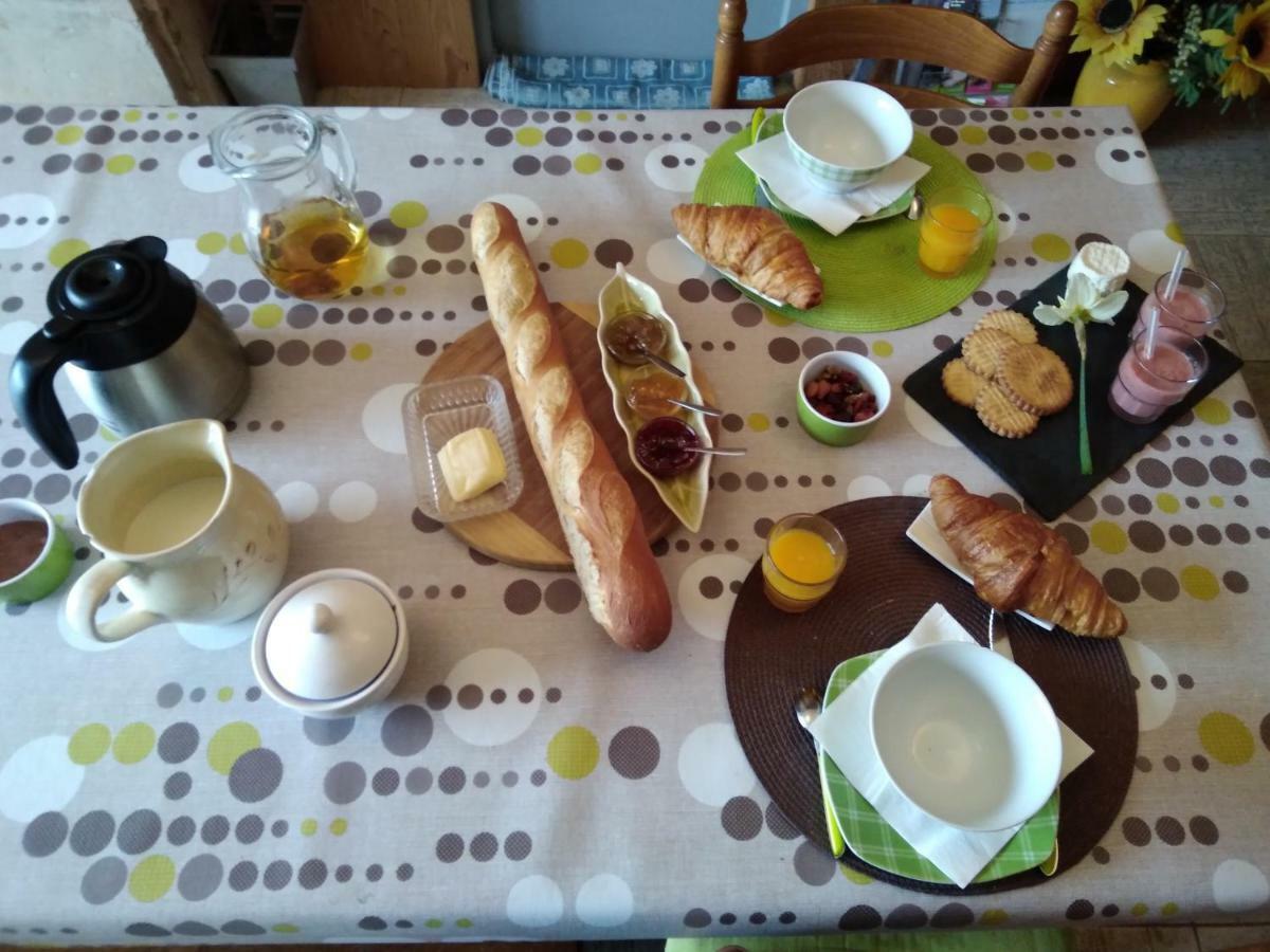 Les Tourterelles Bed & Breakfast Chabournay Екстериор снимка
