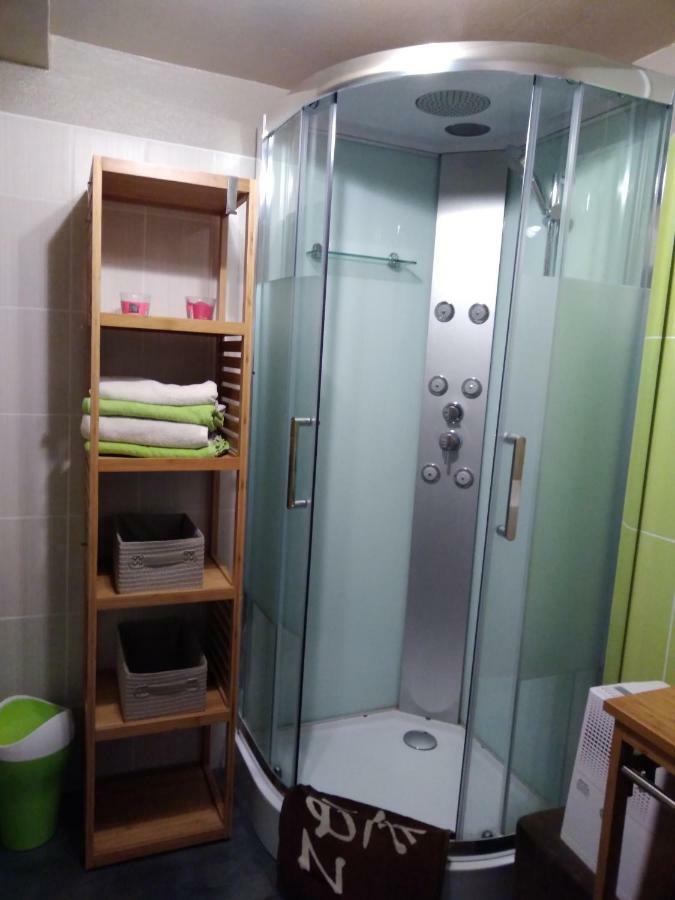 Les Tourterelles Bed & Breakfast Chabournay Екстериор снимка
