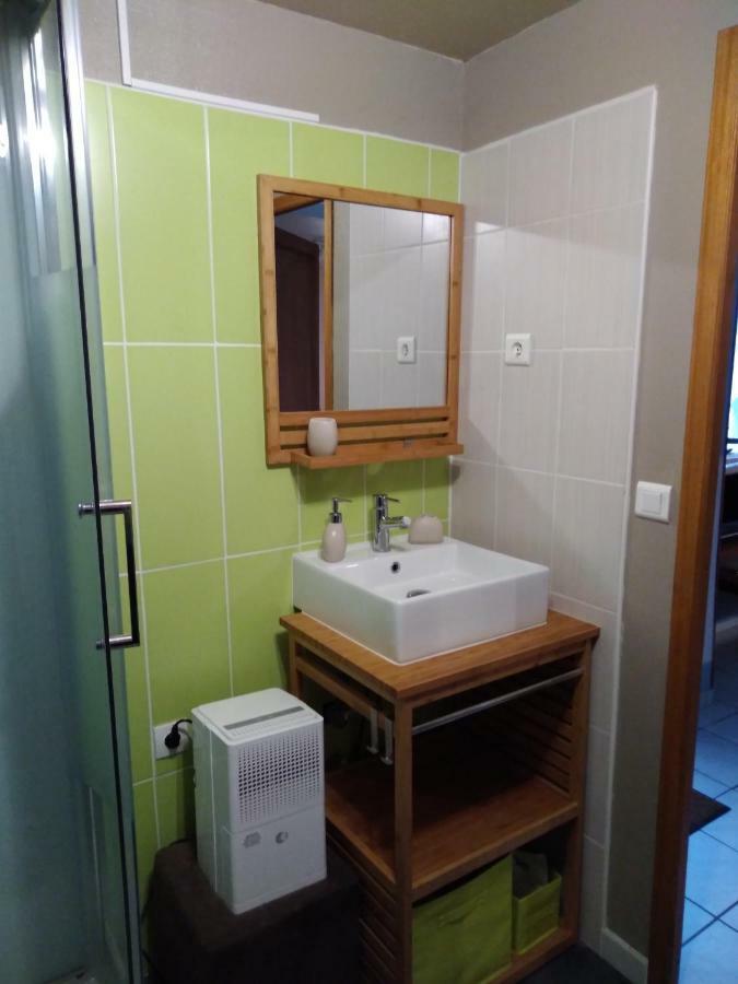 Les Tourterelles Bed & Breakfast Chabournay Екстериор снимка
