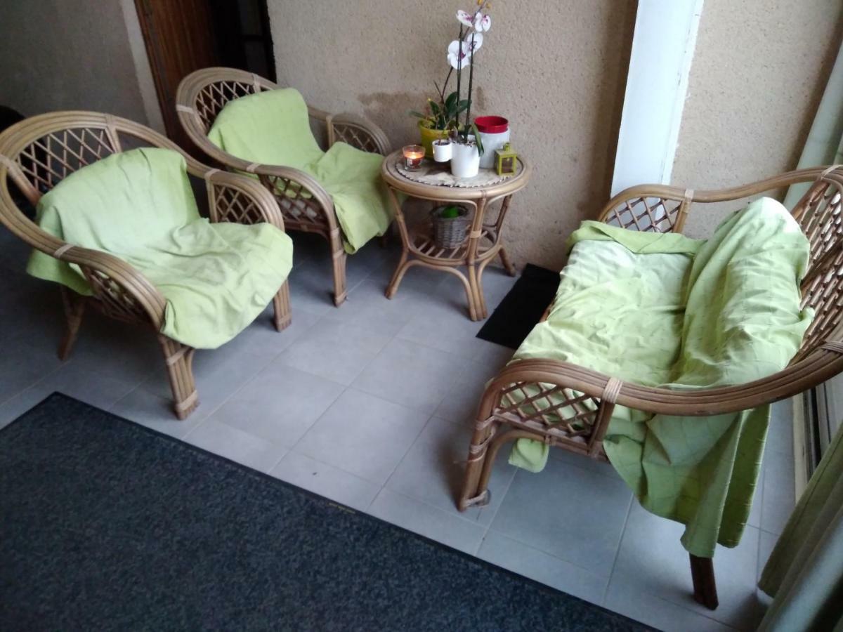 Les Tourterelles Bed & Breakfast Chabournay Екстериор снимка